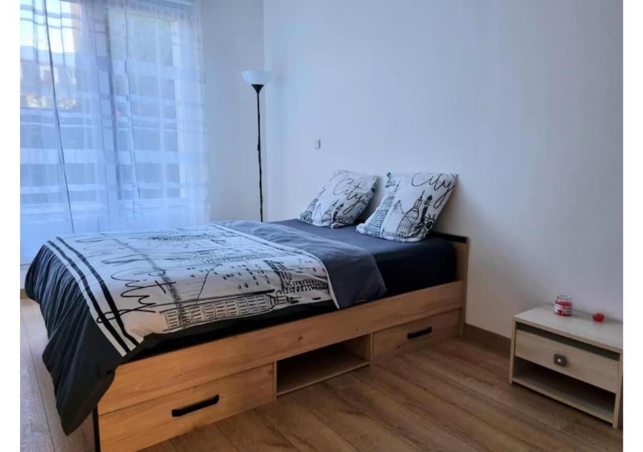 Superbe Appartement Avec Jardin Proche Versailles Saint-Cyr-l'Ecole Luaran gambar
